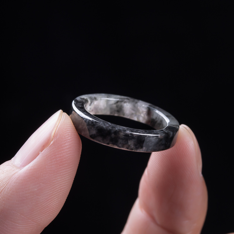Anillo de jadeíta negra birman - Jewelry & Watches Spółka Z Ograniczoną Odpowiedzialnością Sp Z Oo reseña y precio